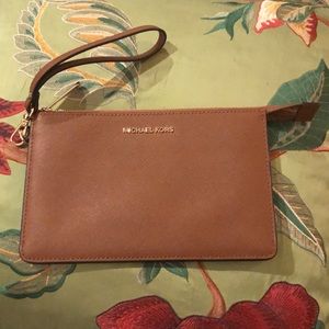 Michael Kors Daniela MD Wristlet Leather NWT
